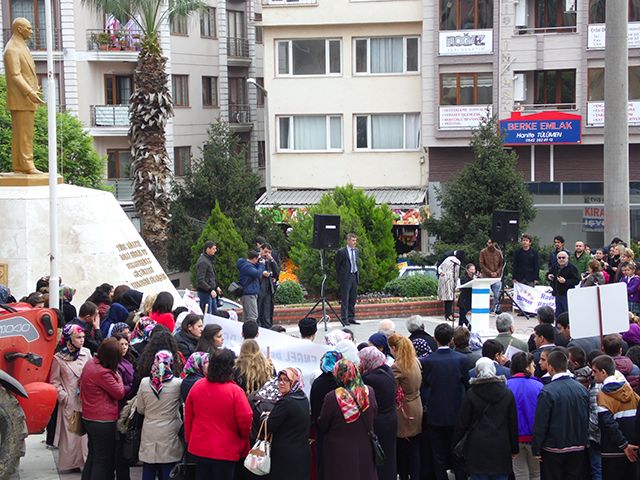 3 Aralık Dünya Engelliler Günü Biga'da da yürüyüş ve törenle